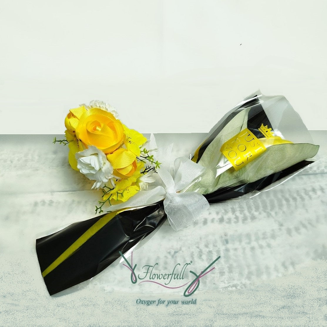 Solo para ti |Set brazalete y ramo tulipán amarillo