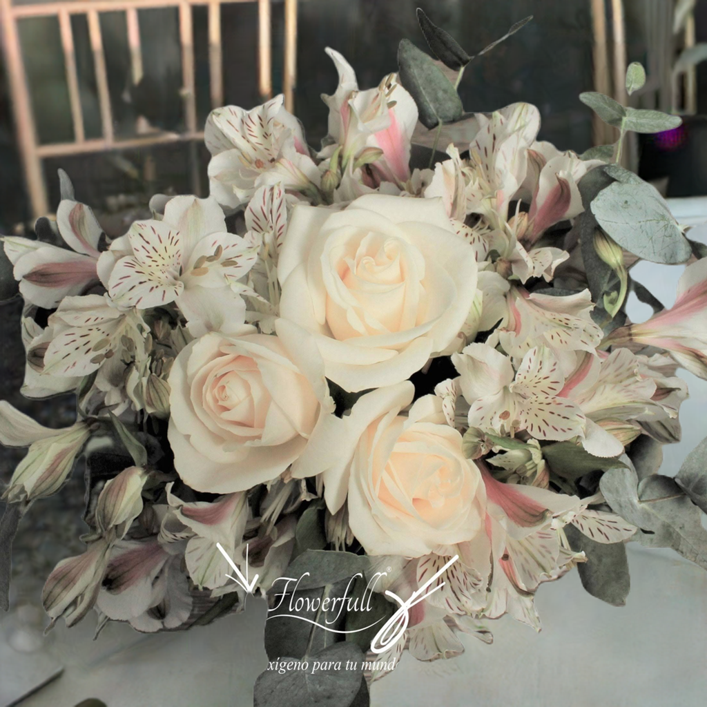 Essencial Rosas y Eucalipto| Centro de mesa